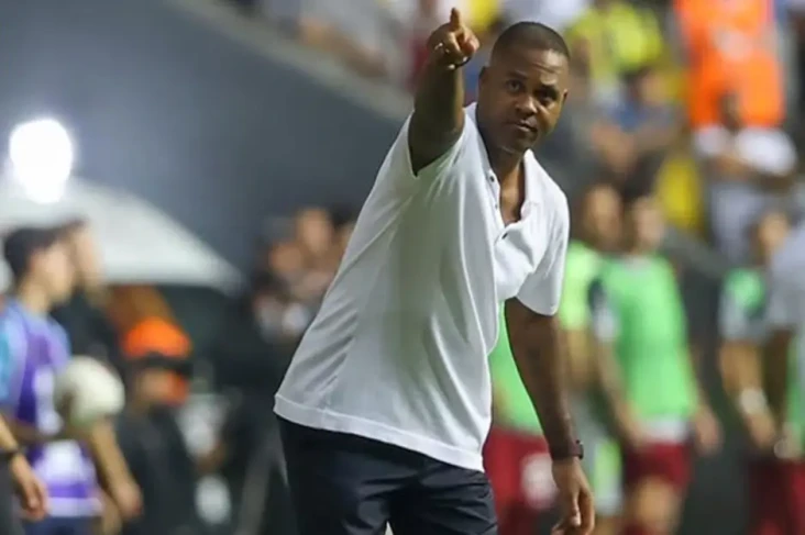 Patrick Kluivert Pelatih...