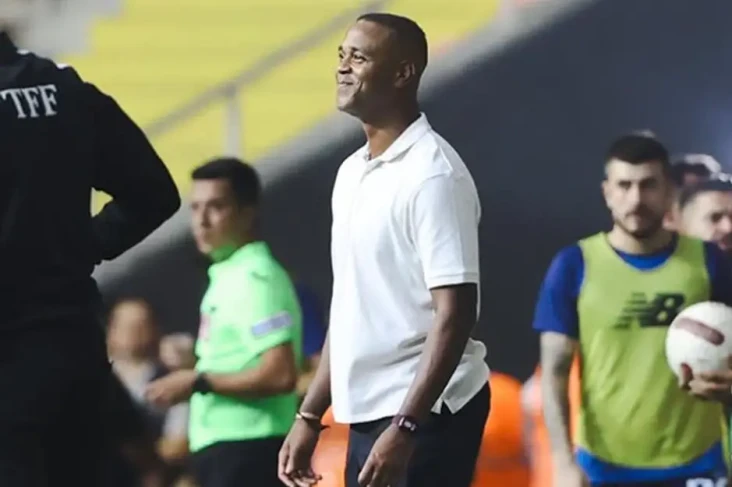 Patrick Kluivert Pelatih...
