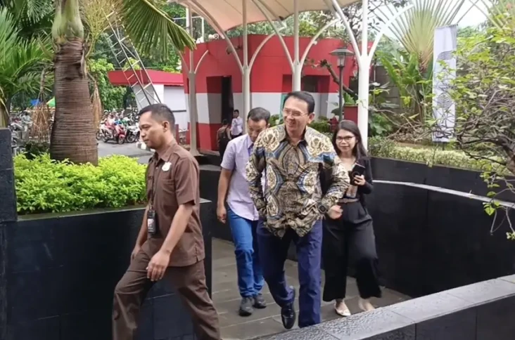 Ahok Tiba-tiba Diperiksa...