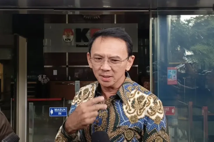 1 Jam Diperiksa KPK,...