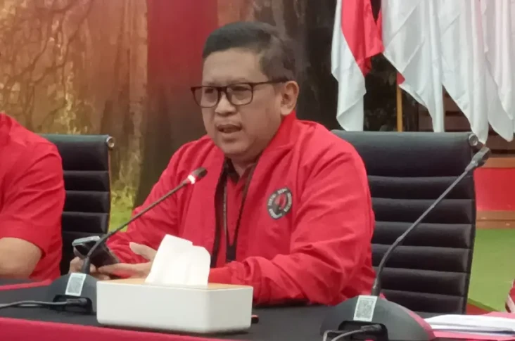 Hasto Akhirnya Muncul,...