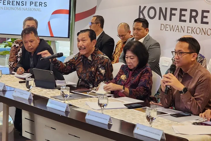 Luhut Minta Menteri...