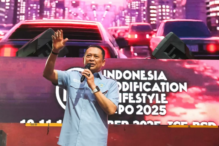 Batik Hokokai Mejeng...