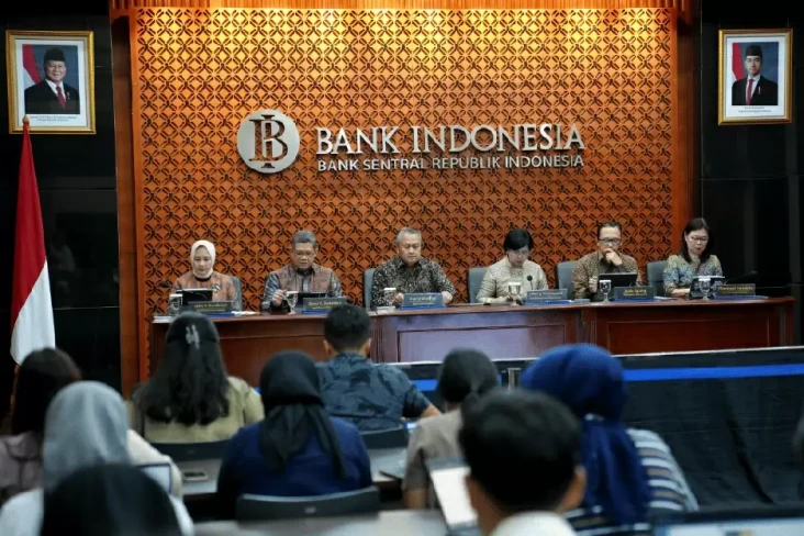 Tok! BI Turunkan Suku...