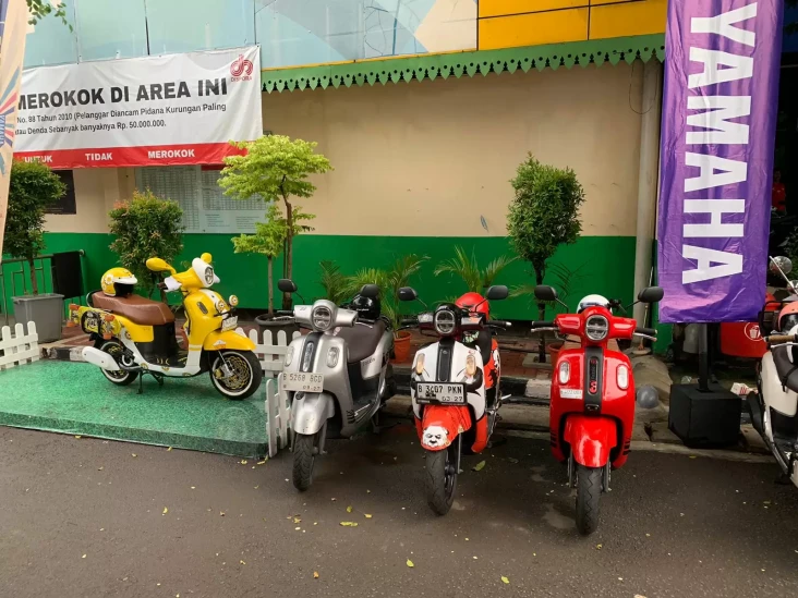 10 Motor Paling Irit...