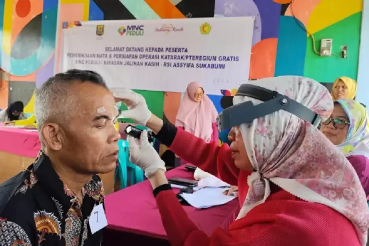 Jalani Operasi Katarak...