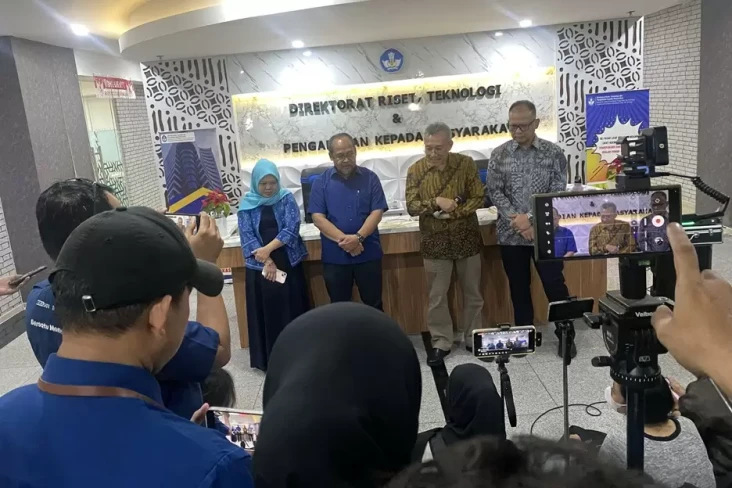Kemendikti Saintek Sebut...
