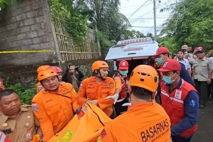 Longsor di Denpasar...