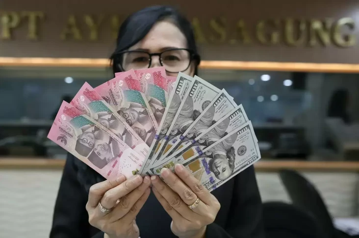 Trump Tunda Perang Tarif...