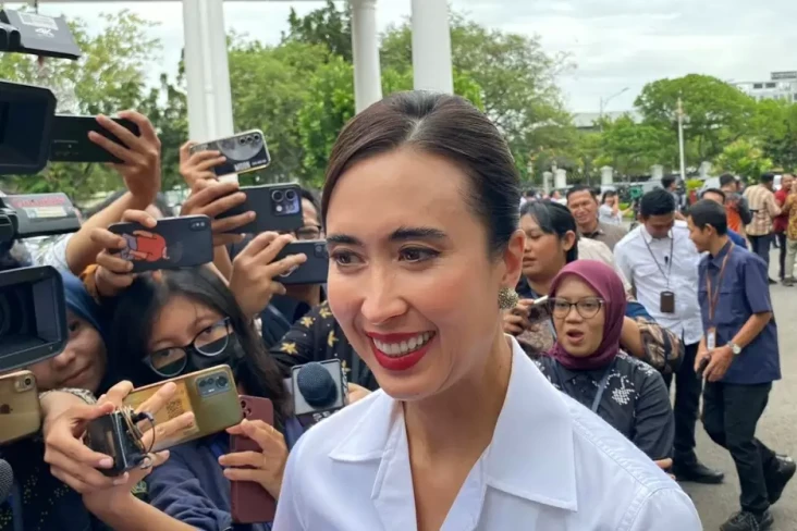 Jadi Menteri Paling...