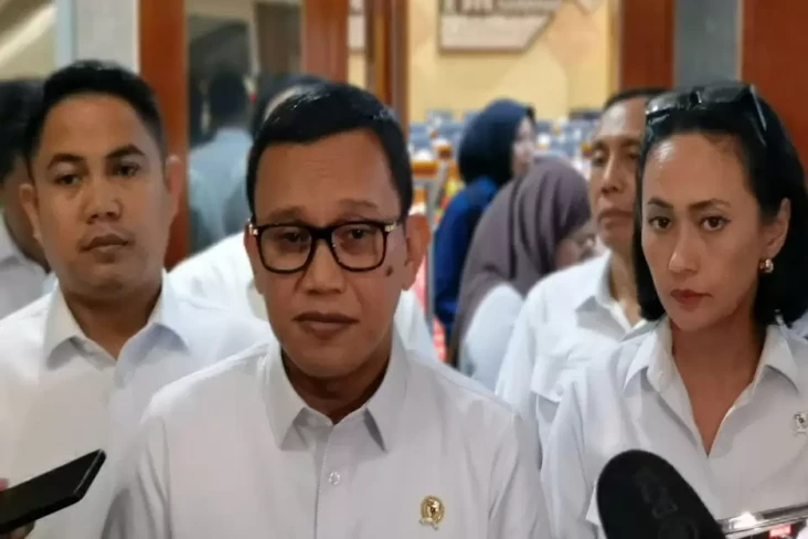 Menteri P2MI Ajukan...