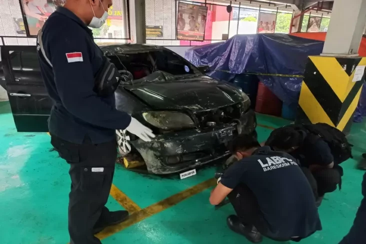 Kecepatan Mobil Purnawirawan...