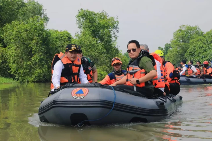 Pj Gubernur Jatim Pimpin...