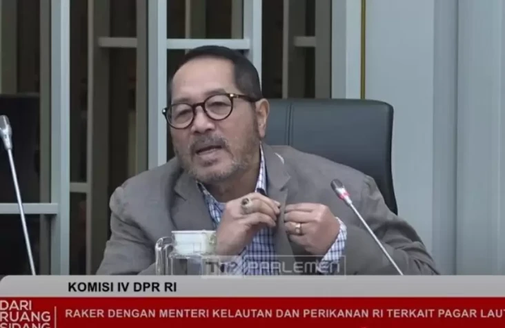 Polemik Pagar Laut,...