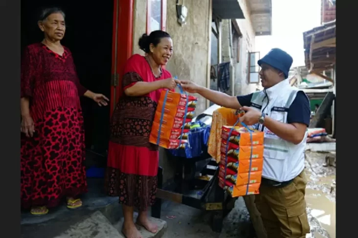 Bantu Korban Banjir,...