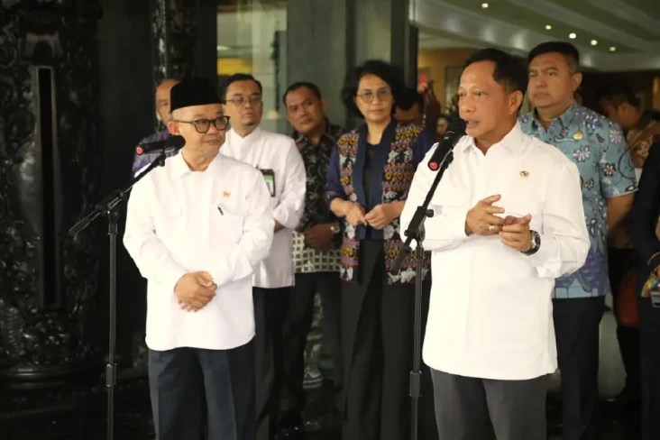 Dukung SPMB 2025, Mendagri...