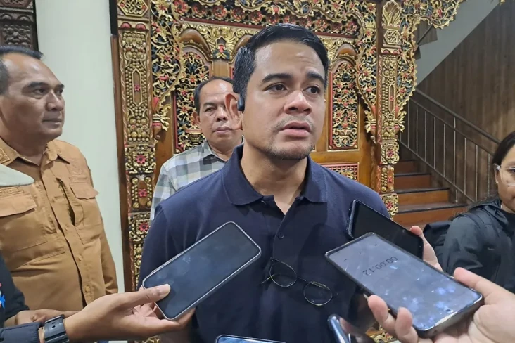 Keroyok Pemuda yang...