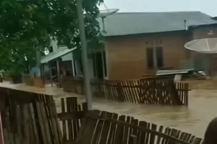 Banjir Bandang Terjang...