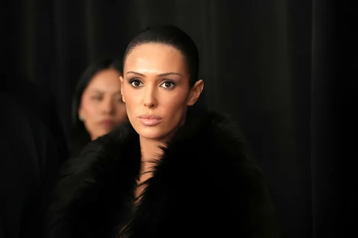 Bianca Censori Istri...