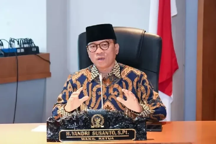 Survei 100 Hari Kerja...