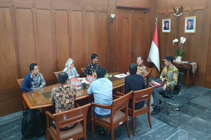 Wamenlu Anis Matta Dukung...