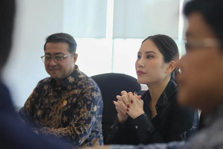 Menteri Ekonomi Kreatif...