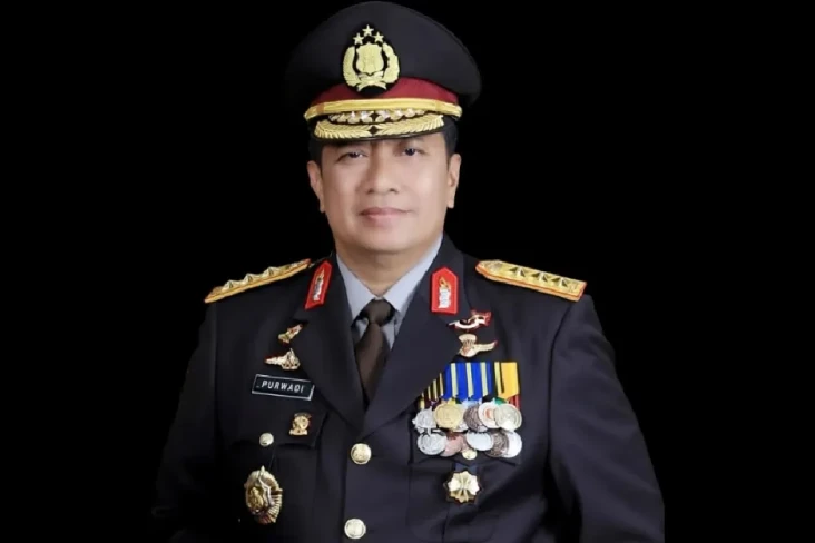 Profil Komjen Pol Purwadi...