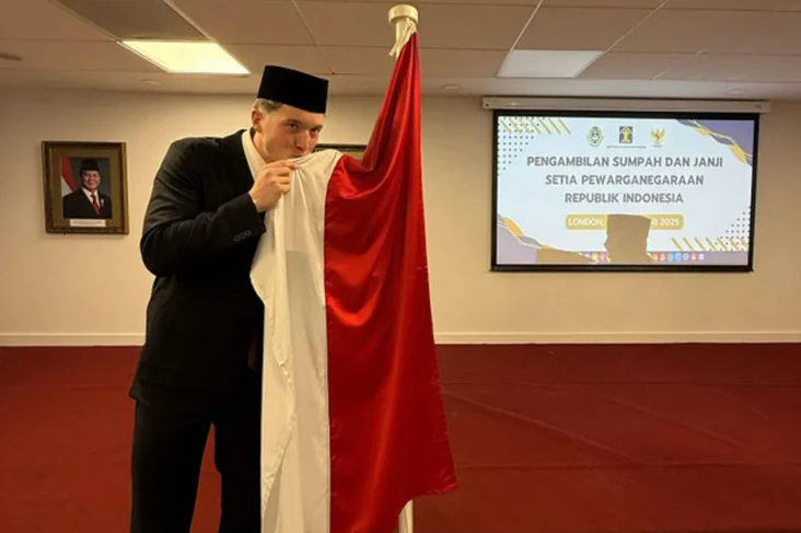 Ole Romeny Jadi WNI,...