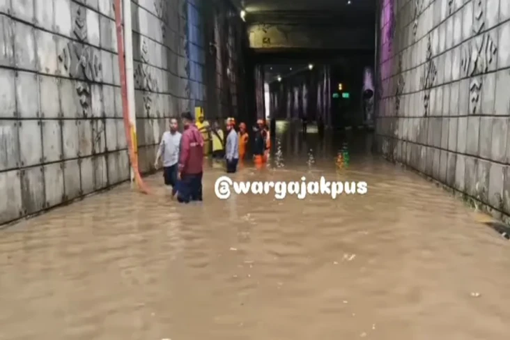 Underpass Matraman Terendam...