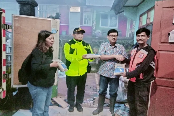 TBIG Salurkan Bantuan...