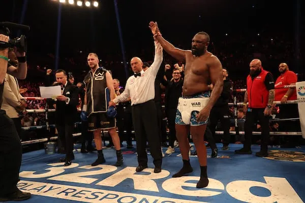 Derek Chisora Berdarah-darah...