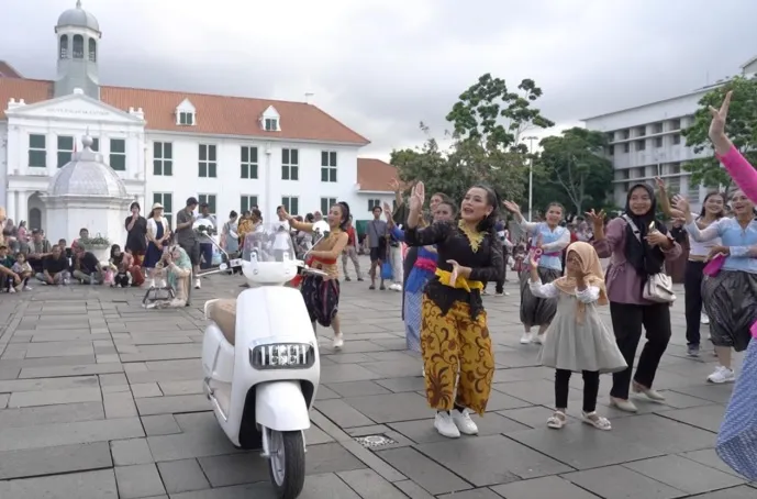 Jakarta Dibanjiri Teknologi...