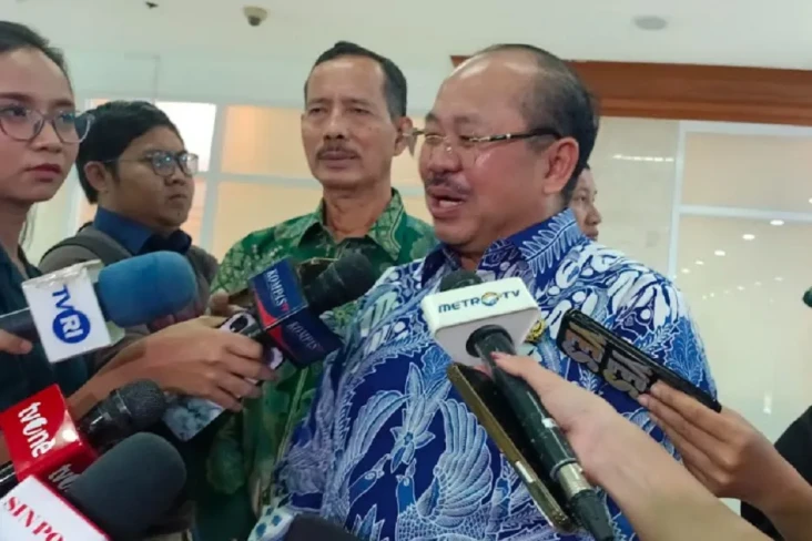 Kena Efisiensi Anggaran,...