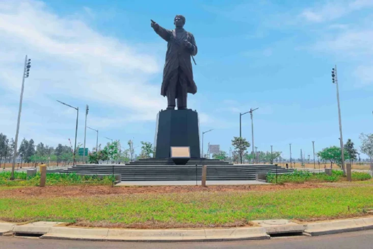 Patung Pahlawan Nasional...
