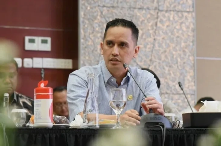 Firnando Ganinduto Dukung...