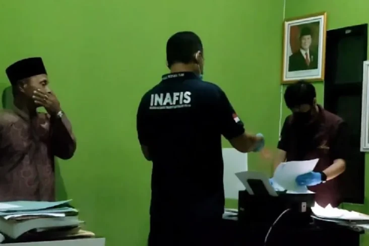 Bareskrim Polri Geledah...