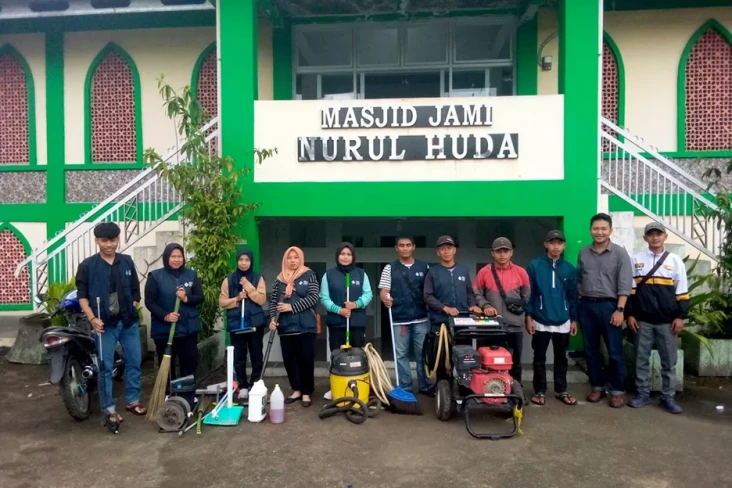 Masjid Bersih, Ibadah...