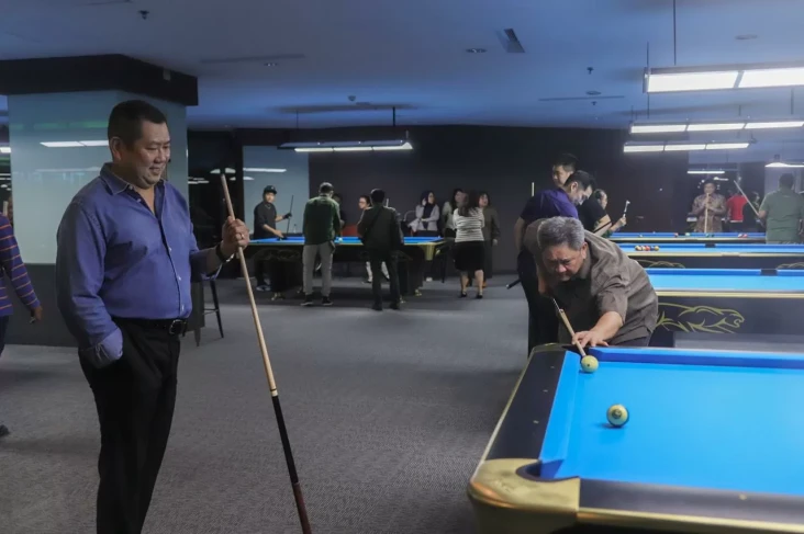 Pro Billiard Center...