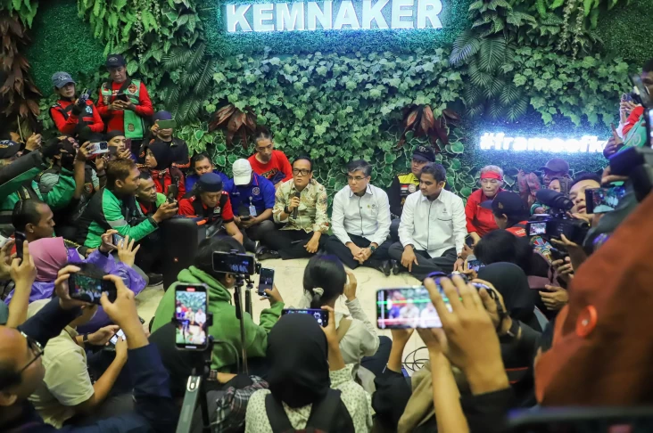 Driver Ojol Tuntut Dapat...