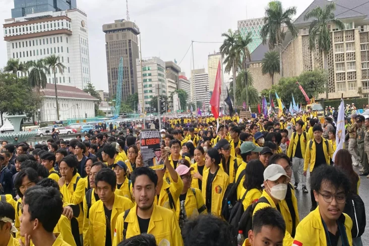Demo Indonesia Gelap...