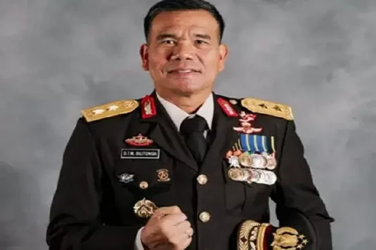 Daniel Tahi Monang Silitonga,...