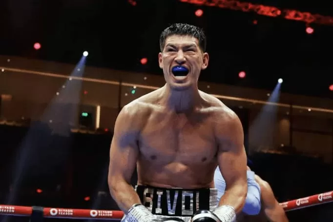 Dmitry Bivol Menang...