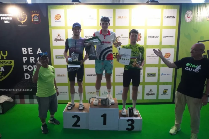 Balap Sepeda: Juara...