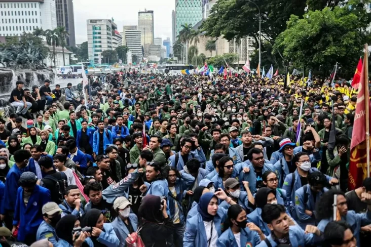 Demo Indonesia Gelap,...