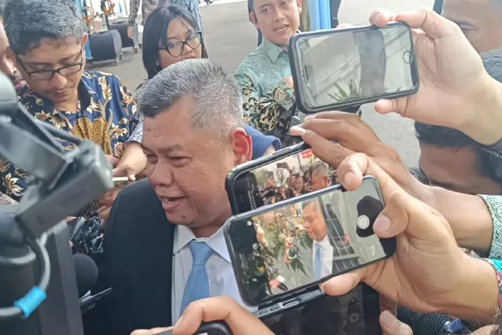 Tiba di Istana, Yusuf...