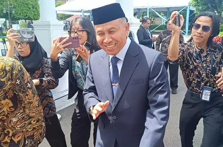 Tiba di Istana, Marsdya...