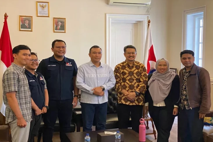 Selain Pendidikan dan...