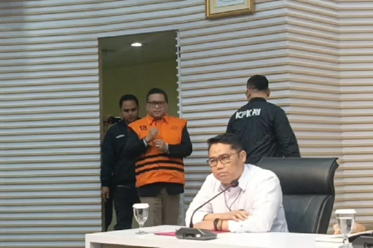 Hasto Kristiyanto Ditahan...