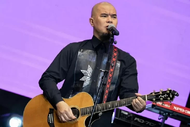 Agnez Mo vs Ahmad Dhani,...
