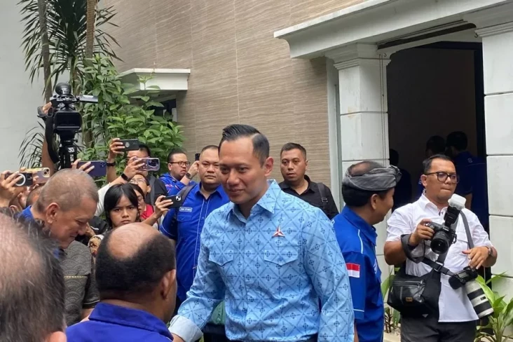 Terima Kunjungan Pengurus...